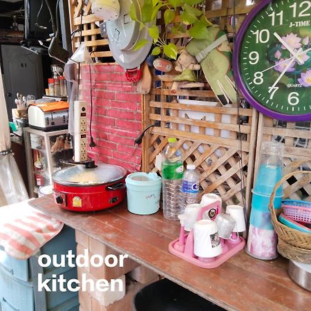 Bed and Breakfast Ban Kru Ae Mixed Dorm Bangkok Exteriér fotografie