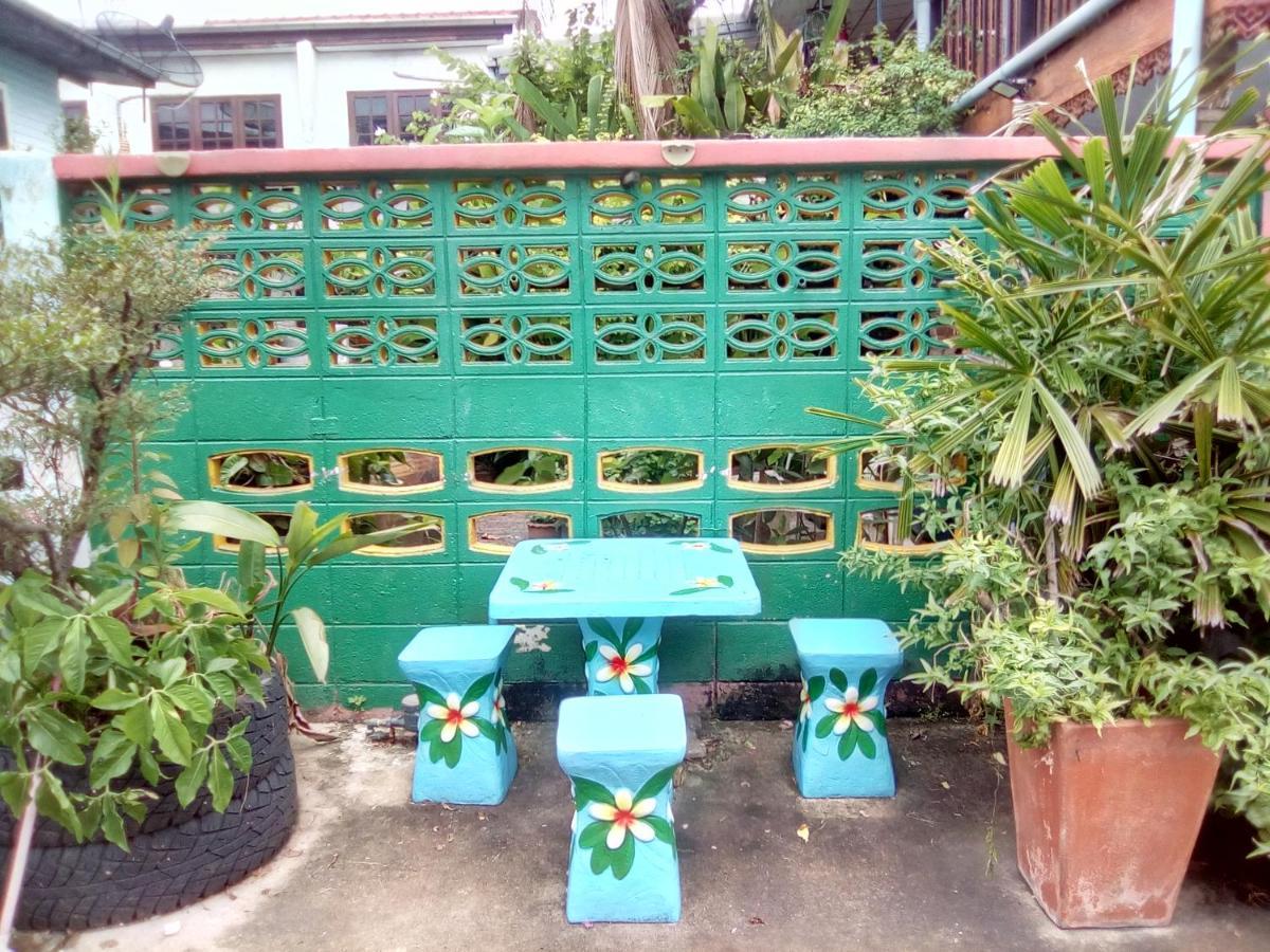 Bed and Breakfast Ban Kru Ae Mixed Dorm Bangkok Exteriér fotografie